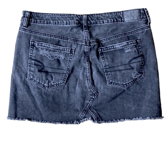 American Eagle Black Denim Mini Skirt distressed destroyed Button Fly Size 8 - Picture 2 of 7